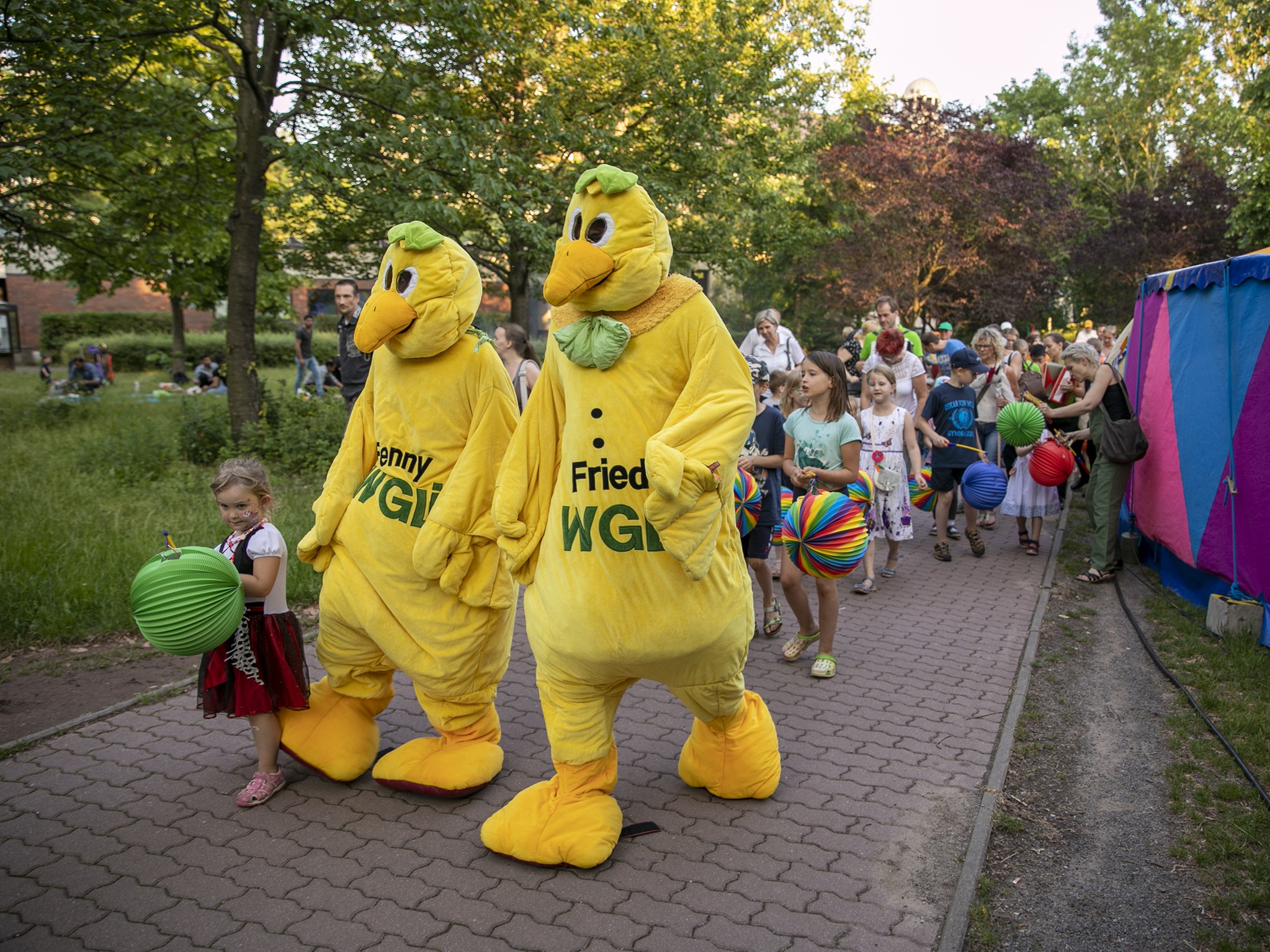 enten_walking_act_maskottchen