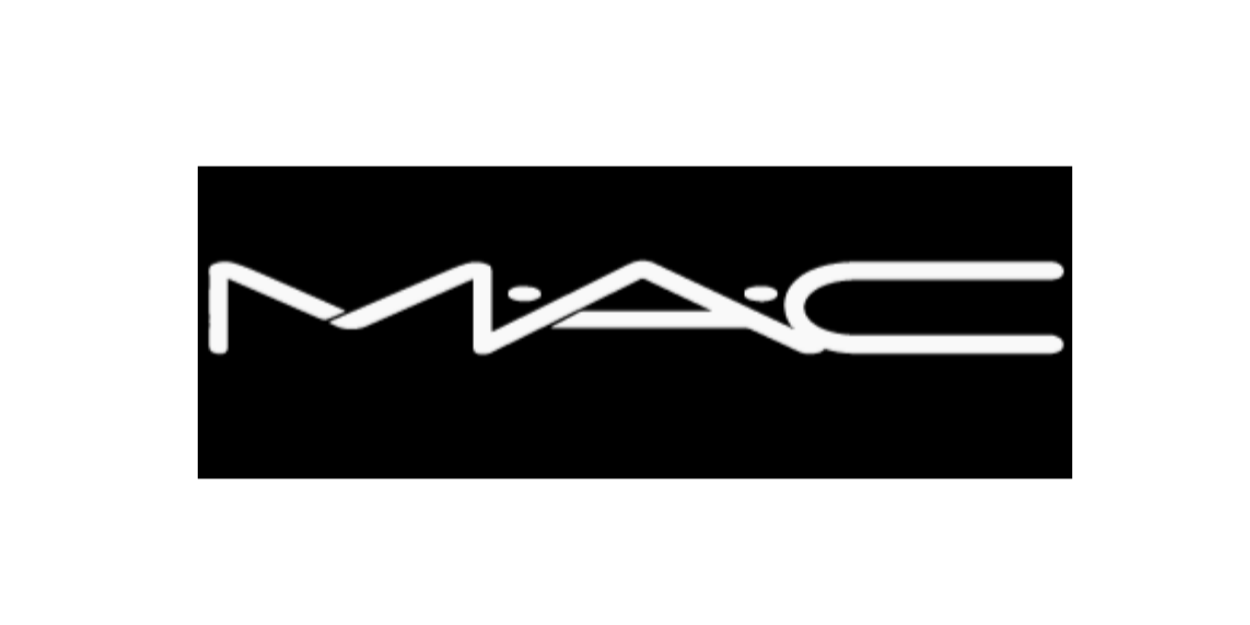 MAC Logo in minimalistischer Schrift, bekannt für professionelle Kosmetik, Make-up Produkte und die internationale Beauty-Marke MAC