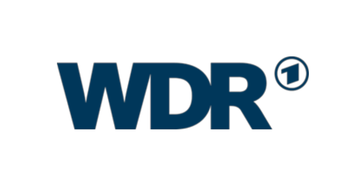 WDR Logo mit blauem Schriftzug, bekannt für öffentlich-rechtlichen Rundfunk, Fernsehen, Radio und Medienangebote in Deutschland