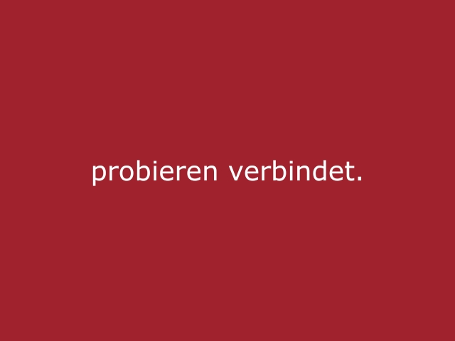 Roter Hintergrund mit beiger Schrift „Probieren verbindet“, emotionales Statement für Sampling, Promotion und erlebbare Markenaktionen mit professionellen Promotern von cinnamon.