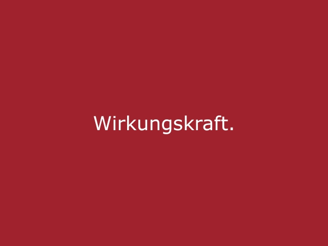 Roter Hintergrund mit beiger Schrift „Wirkungskraft“, modernes Statement für Messehostessen, Messehosts, Hospitality und erfahrenes Messepersonal von cinnamon
